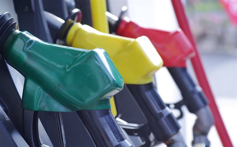 【たったの10円？】小手先の「ガソリン価格引き下げ」でお茶を濁すな！ 国の無策に庶民の怒りが頂点に