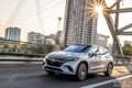 市販車のひとつの頂点か！ フル電動SUV、メルセデス・ベンツ「EQS SUV」のパフォーマンス値が明らかに