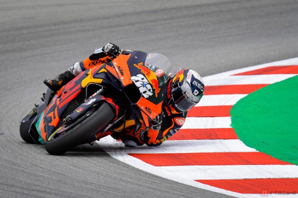 【MotoGP】KTM・RC16が新採用の燃料で大幅パワーアップ！ カタルニアGPで今季初優勝を飾った改良型マシンの秘密とは？