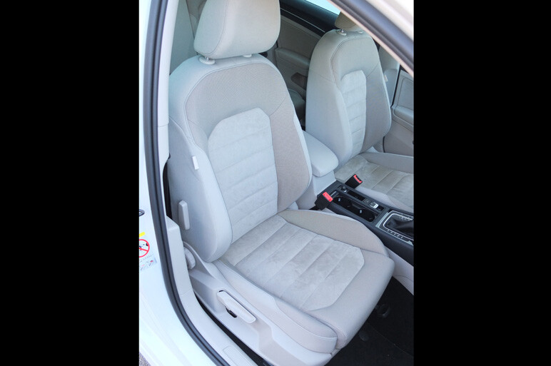 新型ゴルフVII に試乗　最新のゴルフは最良か