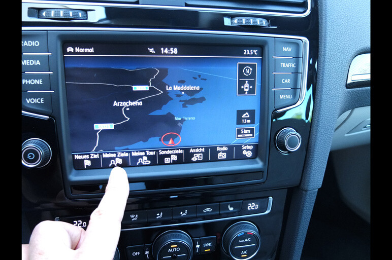 新型ゴルフVII に試乗　最新のゴルフは最良か