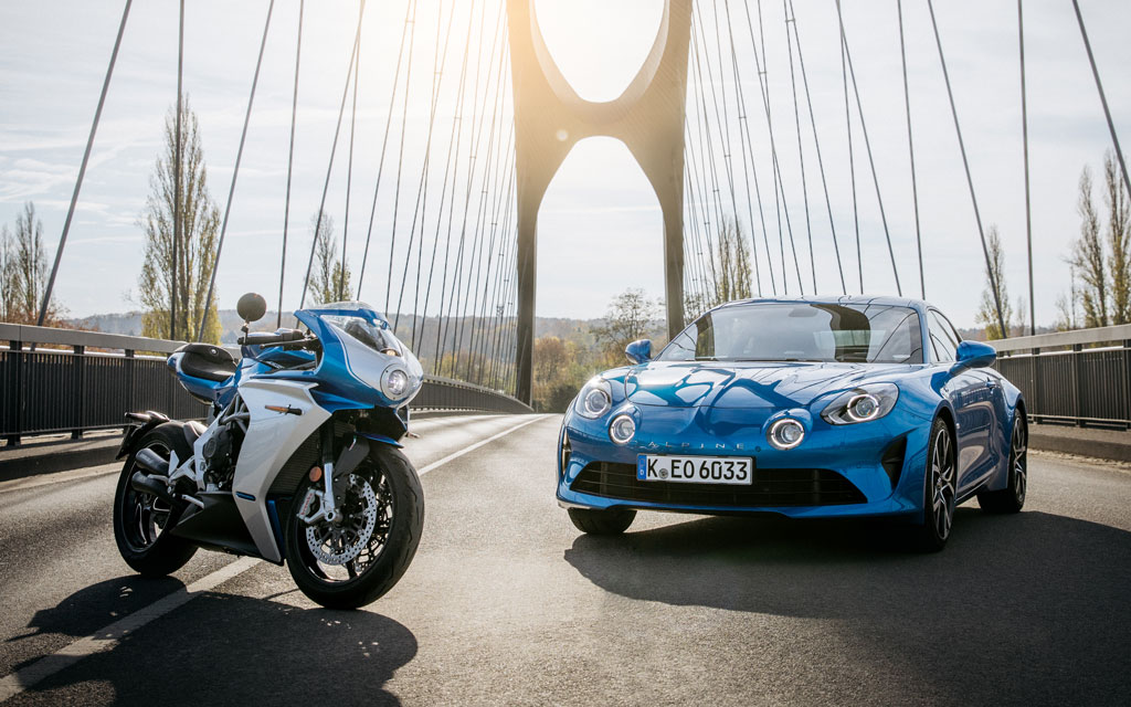 アルピーヌとイタリアン・スポーツバイクの名門MVアグスタがコラボ！