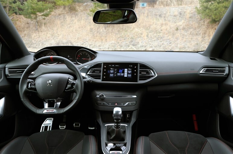 308GTi by プジョースポール試乗。プジョー史上最強ホットハッチを詳細レポート