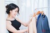なぜ人は「掛ける」と言う？ 「声を、服を、エンジンを…」 何でも「掛ける」と呼ぶ不思議… 1300年代から見られる日本語的表現とは