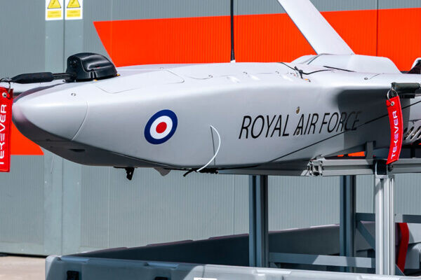 ニセモノ機体を表示して騙す!? 最新型の無人機が公開 戦闘機との共同任務を想定 どのような役割？ 英国空軍