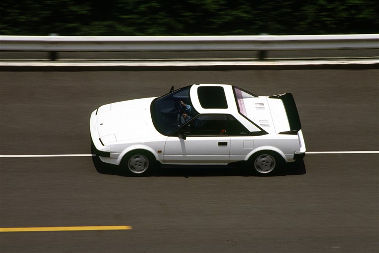 【いつのまにか本気仕様に】“街乗りお手軽車”のはずが本格的なスポーツカーになっちゃった。初の量産ミッドシップ「MR2」