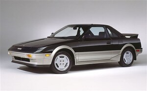 【いつのまにか本気仕様に】“街乗りお手軽車”のはずが本格的なスポーツカーになっちゃった。初の量産ミッドシップ「MR2」