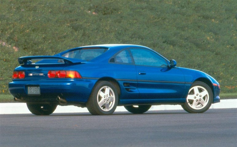 【いつのまにか本気仕様に】“街乗りお手軽車”のはずが本格的なスポーツカーになっちゃった。初の量産ミッドシップ「MR2」