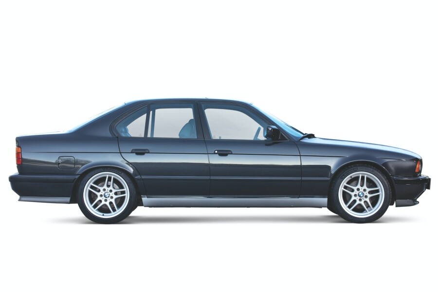 主張しすぎない最高　BMW M5（E34型）　英国版クラシック・ガイド　M1譲りの直6　後編