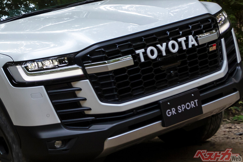 繰り広げられる熱き死闘!!　日本SUV代表トヨタ ランドクルーザー300はベンツ Gクラスに匹敵する最高なクルマな件