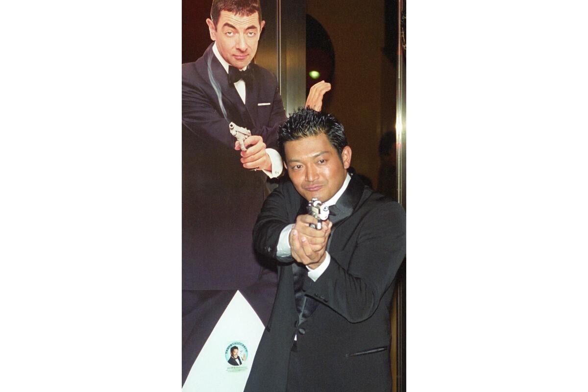 “ぐっさん”こと「山口智充」がかつての「ファミリーカー」公開！ 渋すぎる「超小さいクルマ」ってどんなモデル？