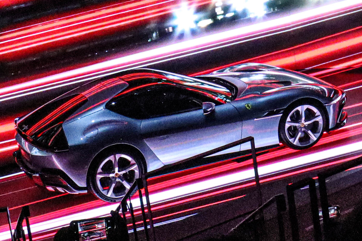 フェラーリ新型「12チリンドリ」はベルリネッタが5674万円、スパイダーは6241万円から！ 自然吸気V12エンジンで勝負