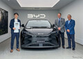 BYD、国内EV累計販売が5305台に…5000台目の『シーライオン7』を納車