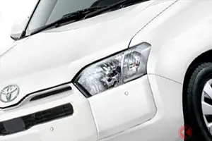 トヨタ新「5人乗りバン」発表！ 全長4.2m“カクカクボディ”＆「上質×広々インテリア」採用で実用性もバッチリ！ 「リッター24キロ超え」も低燃費も魅力！ 安全機能も進化の「プロボックス」最高級モデルとは？