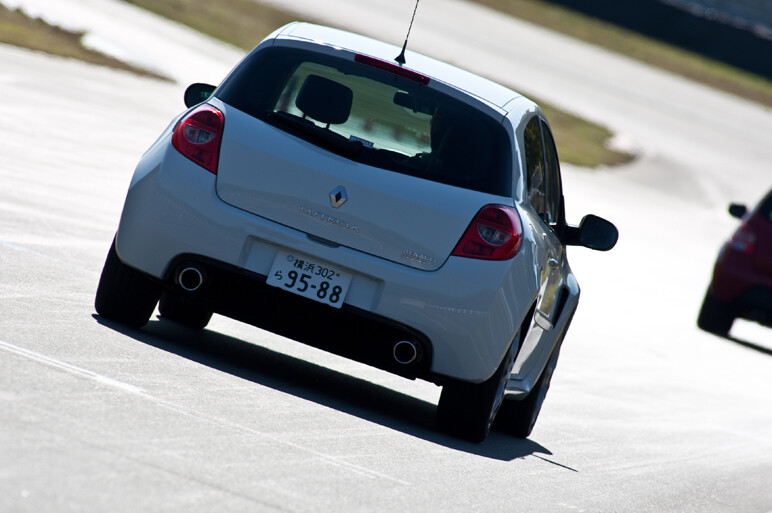 ホットハッチに巨星誕生 ルノースポールの実力! 