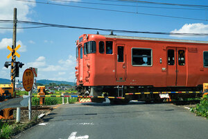 「暑すぎて」なぜ列車が運転見合わせに？ 全国で「もうお手上げ」状態が相次ぐワケ 下手すりゃ冬まで影響する!?