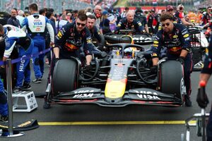 フェルスタッペンが72秒遅れの9位。ローソンを抜けず「厳しい週末。マシンが最後まで扱いにくかった」