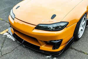 ランボルギーニのオレンジに全塗装したD1仕様の日産「シルビア」でサーキットを楽しむ