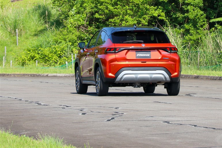 【200万円台】フロンクス、ヤリスクロス、WR-Vのお値打ちSUVでどれが正解？ 使い勝手やお買い得度を比べた
