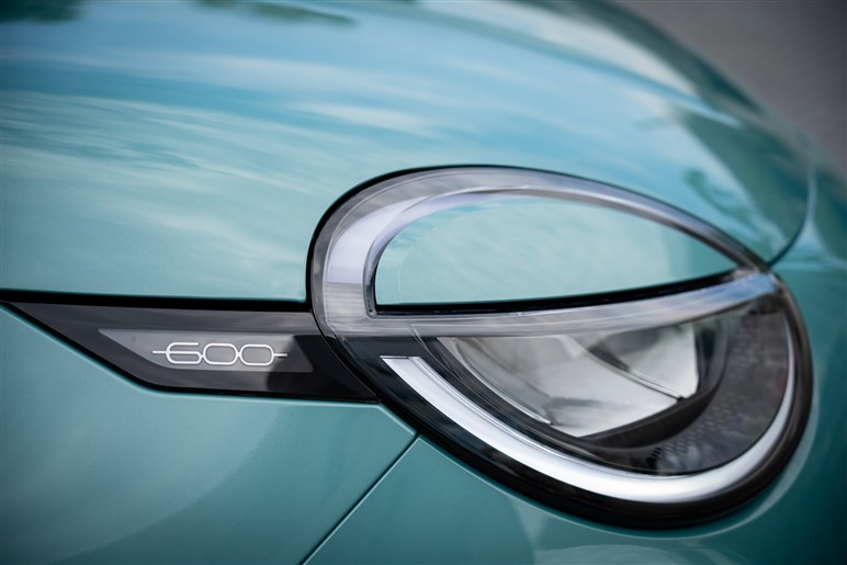 フィアット「600e」に乗って感じた良い点・悪い点。デザイン・実用性は◎、本命は来春登場のハイブリッド？