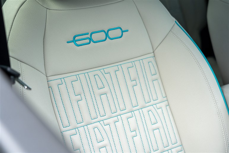 フィアット「600e」に乗って感じた良い点・悪い点。デザイン・実用性は◎、本命は来春登場のハイブリッド？