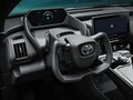 トヨタがスバルと共同開発の電動SUV「bZ4X」を世界初披露。EV専用プラットフォーム＆AWDはスバルの技術