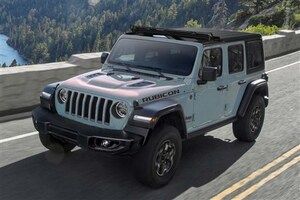 爽快！ ジープ ラングラーにV6エンジンと「フリップトップ」を備えた限定車が登場