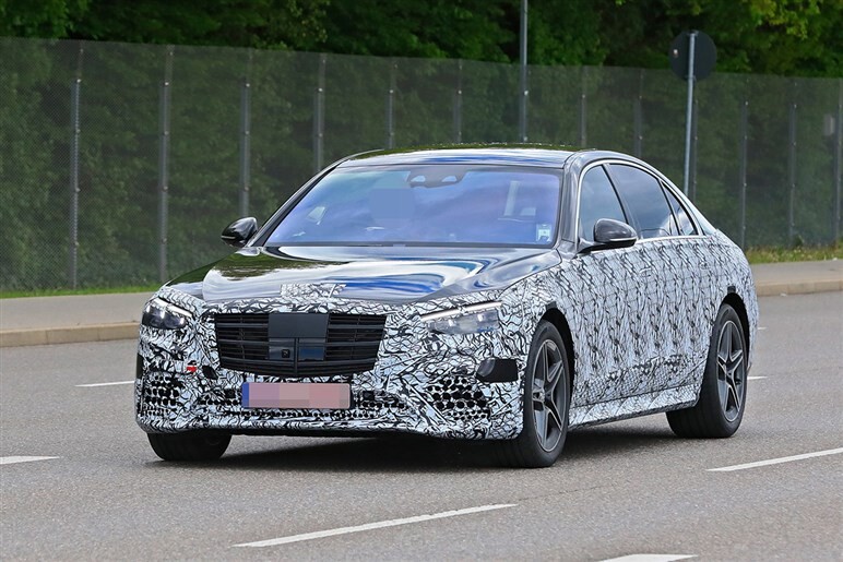 次期メルセデス・SクラスはガラスのAR表示機能やレベル3自動運転にも対応する超デジタル高級車になる