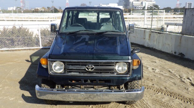 走行4.9万km！　トヨタ・ランドクルーザー70系（1998年式）　官公庁オークションに登場　予定価格20万円