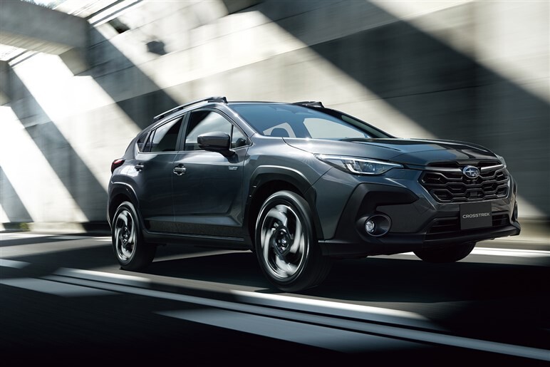 【実際どうなの？】「クロストレック」ストロングハイブリッド購入者の本音。走りは高評価だが“燃費と価格”に不満の声も