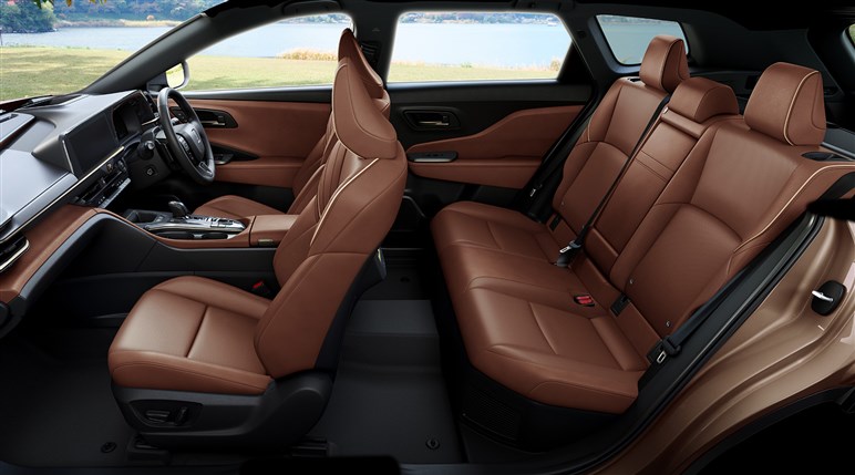 ハリアー最大の謎「次期型はある？」 新型「RAV4」に統一説や、搭載が噂される“新エンジン”情報を解説する