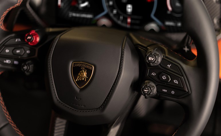カーボン満載で371万円！ レヴエルト用ボディキットは限定50台、スーパーカーなら当然？