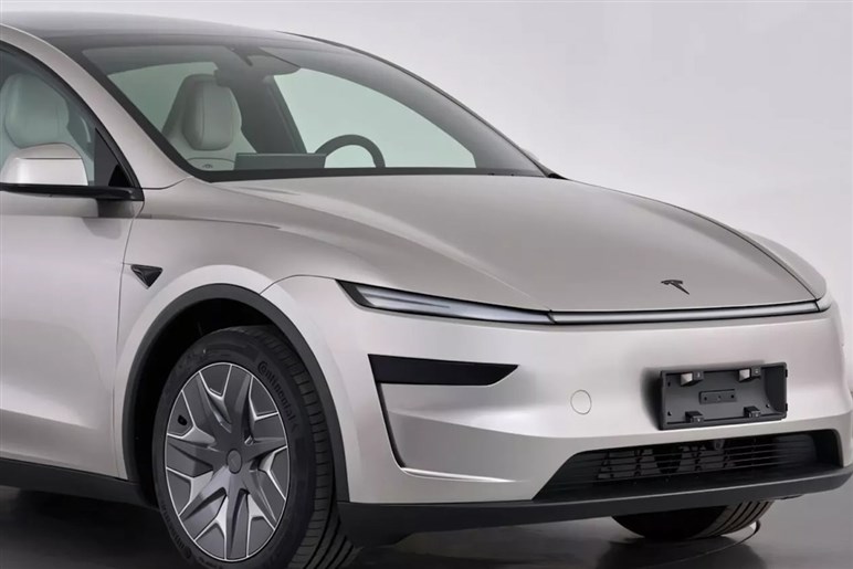 【リーク】テスラ新型「モデルY L」はロングホイールベース採用、6人乗りキャプテンシート仕様で登場