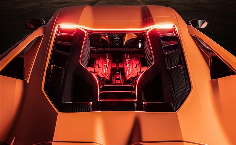 カーボン満載で371万円！ レヴエルト用ボディキットは限定50台、スーパーカーなら当然？