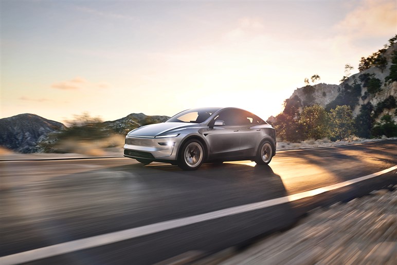 【リーク】テスラ新型「モデルY L」はロングホイールベース採用、6人乗りキャプテンシート仕様で登場