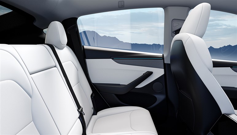 【リーク】テスラ新型「モデルY L」はロングホイールベース採用、6人乗りキャプテンシート仕様で登場