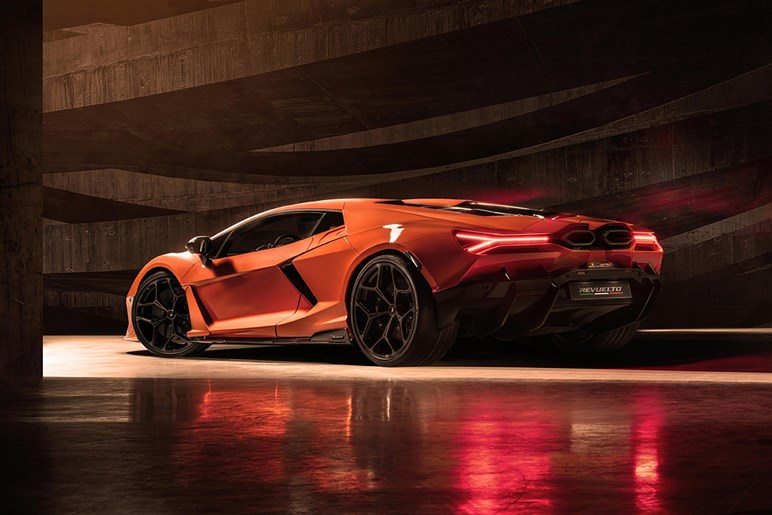カーボン満載で371万円！ レヴエルト用ボディキットは限定50台、スーパーカーなら当然？