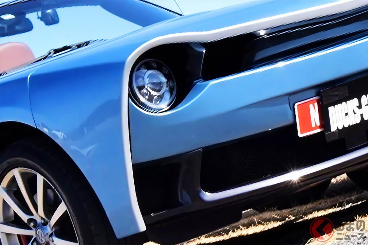 105万円！ マツダ斬新「ロードスター“レトロ仕様”」がスゴイ！ 丸目ライト＆「旧車オマージュ」の“カクカクデザイン”採用！ 「ふるさと納税の返礼品」になっていたダックスガーデン「ナイチンゲール」とは？