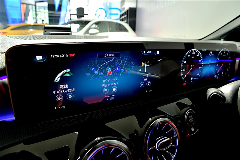 メルセデス新型CLAの受注を開始。一回り大きくなって価格はディーゼルの472から