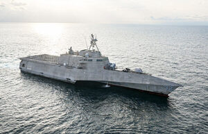 米海軍“奇抜なフォルム”の艦から「ミサイルの代わりになる兵器」を初めて発射！ 攻撃の方法そのものが変わるかも？