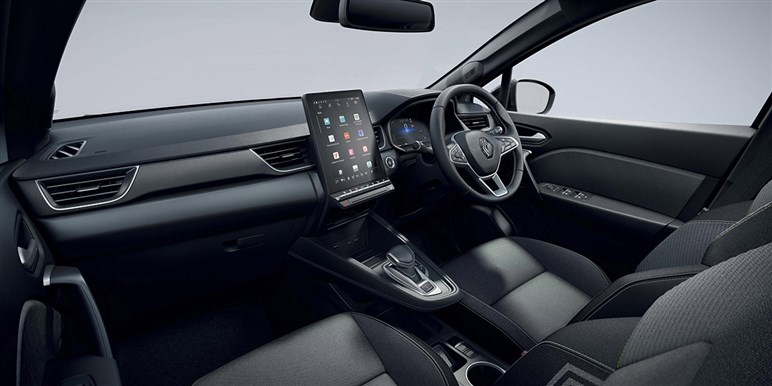 ルノー新「キャプチャー」は走り好きなら最安グレードがお得!?　価格上昇やガソリンモデル廃止に嘆きの声も販売店の熱量は相当高め