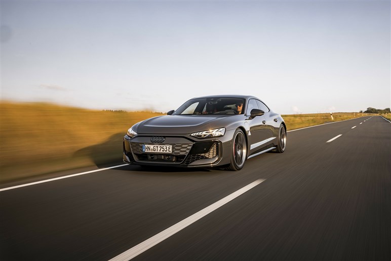 最強CLA、新型はEVだけ！ AMGモデル最新プロトを目撃。ヒョンデやテスラと真っ向勝負か