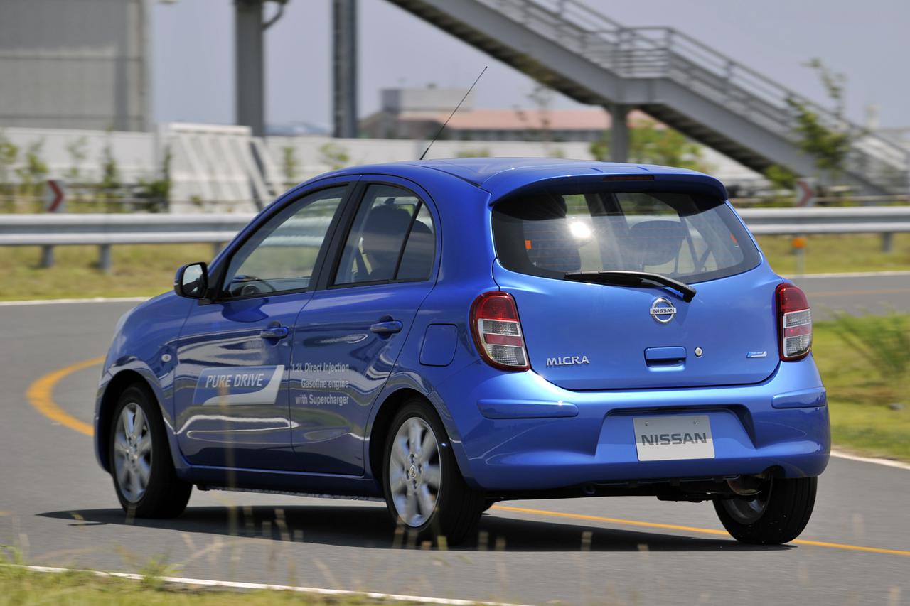 試乗 日産 マーチはスーパーチャージャーを装着して世界一の好燃費を目指した 10年ひと昔の新車 Webモーターマガジン 自動車情報サイト 新車 中古車 Carview