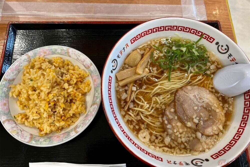 澄んだ醤油ベースのスープがそそる！　山陽道「道口PA」で尾道ラーメンを堪能　バイクで行く高速道路グルメ