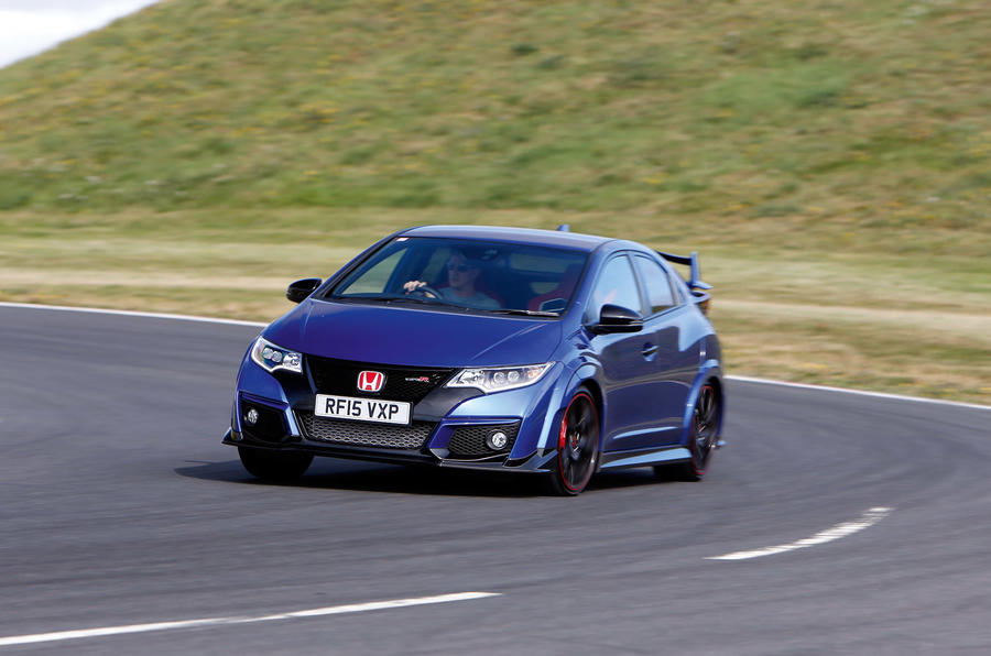 310psのvtecターボ ホンダ シビック タイプr Fk2 英国版中古車ガイド 堅調な4代目 Autocar Japan 自動車情報サイト 新車 中古車 Carview