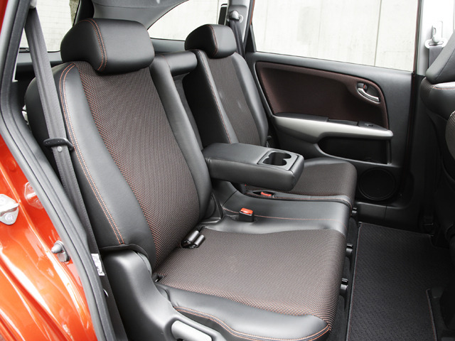 ホンダ ストリーム 価格 評価 グレード情報 Carview