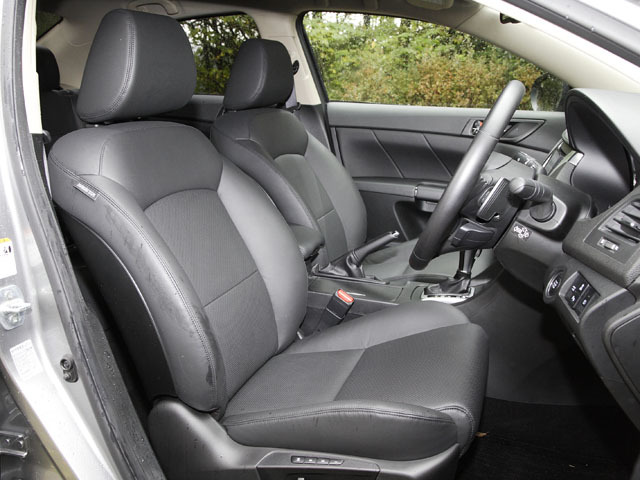 スズキ キザシ 価格 評価 グレード情報 Carview