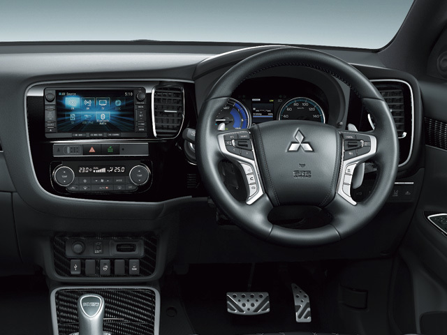 三菱 アウトランダーphev 価格 評価 グレード情報 Carview