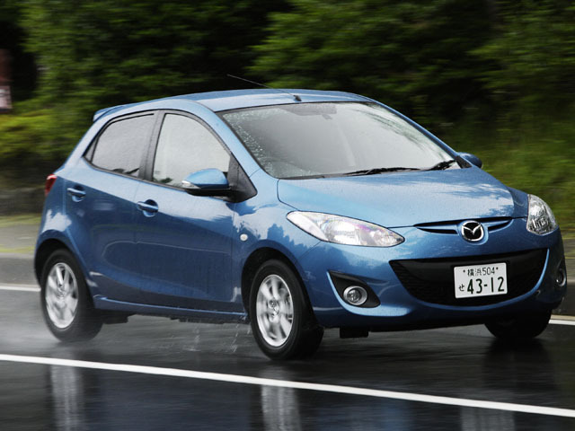 マツダ デミオ 価格 評価 グレード情報 Carview