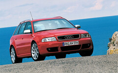 アウディ RS4アバント （ワゴン）